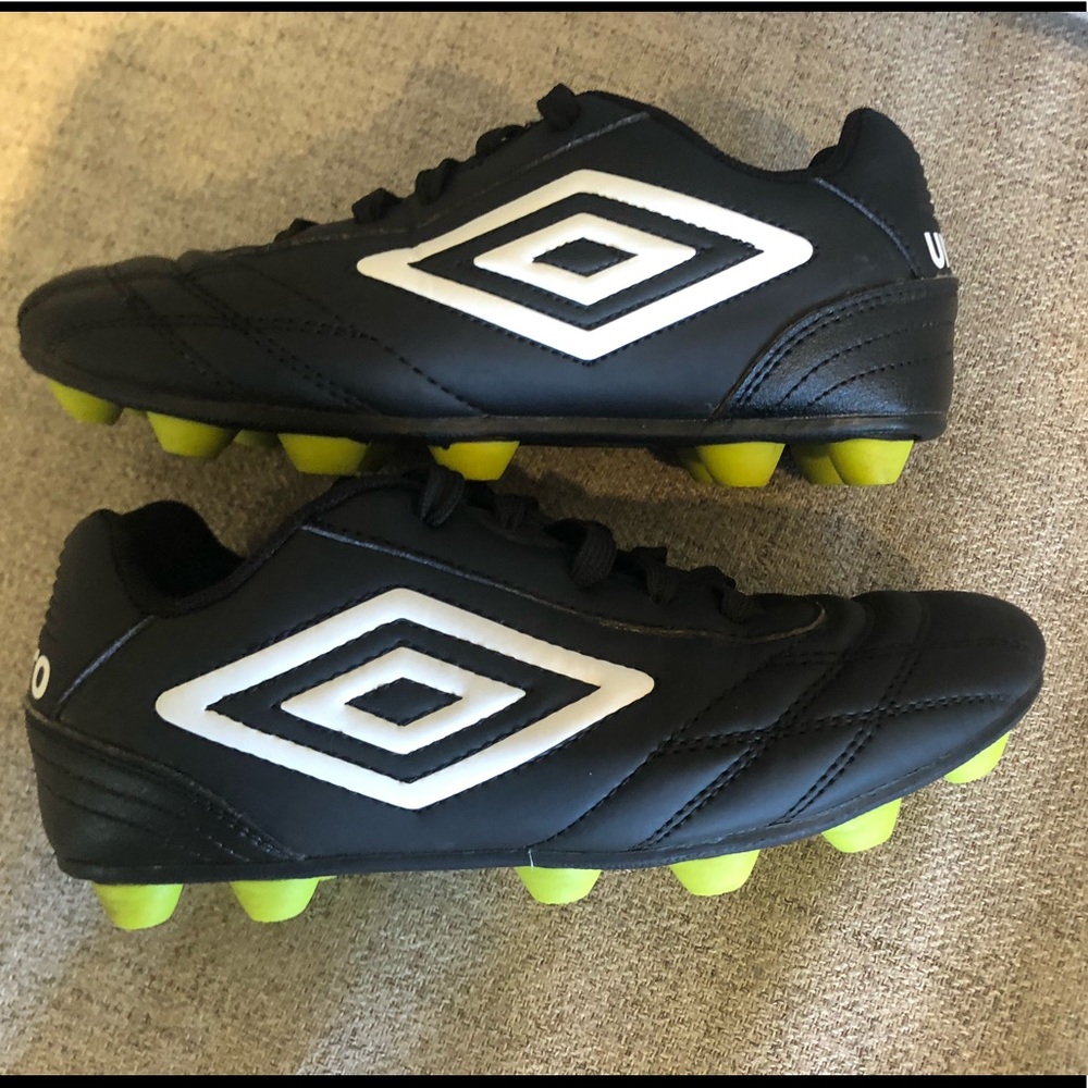 New Kid’s Umbro Cleats, size 1